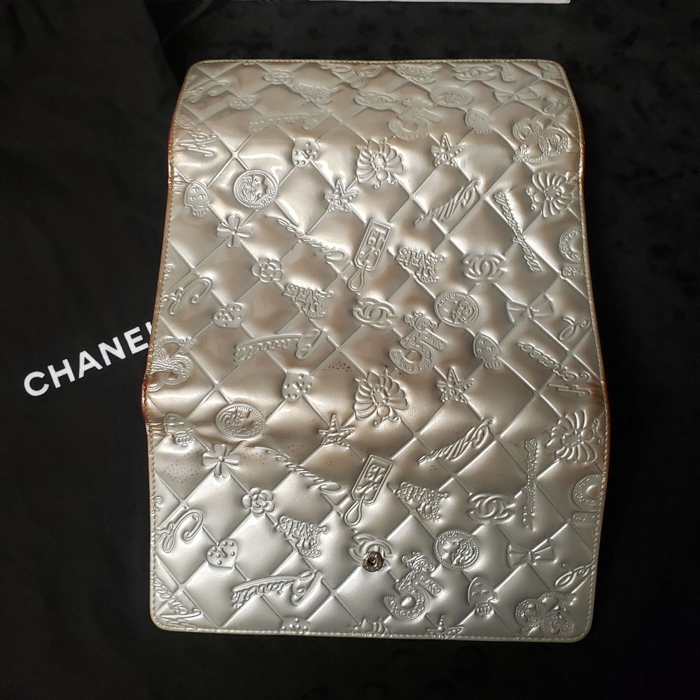 Chanel Wallet - Picture 7 of 16